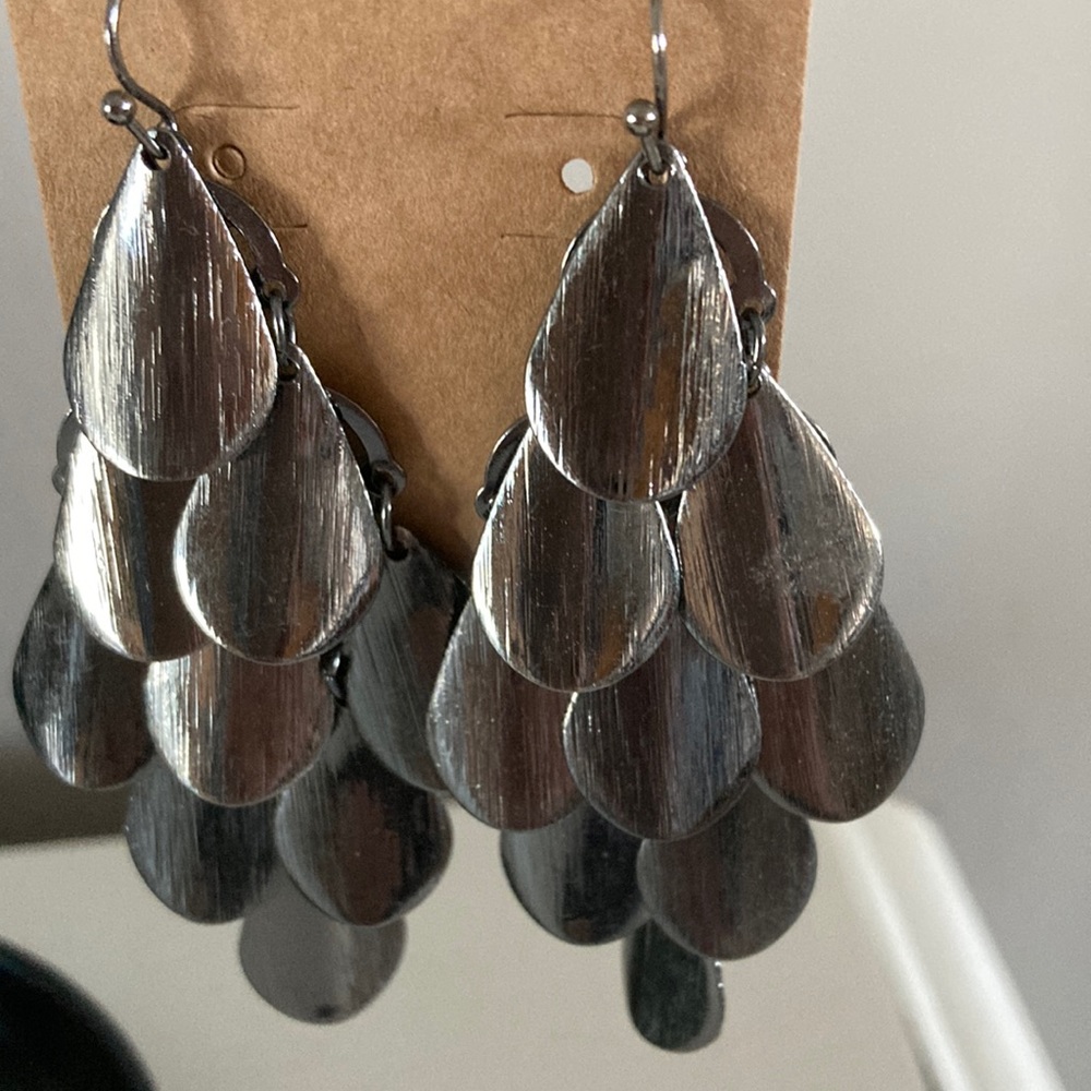 Dangle pierced earrings - Picture 2 of 4